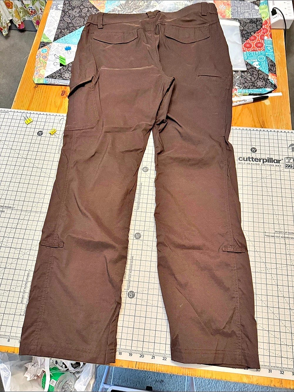 Duluth Trading Flexpedition bootcut Brown Cargo Pants 14/33